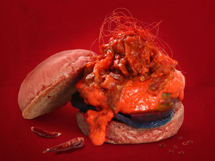 ビジュアル系バーガー「BURGER＆BEER COLOR」から赤い色が映えるチーズバーガー「RED」を期間限定発売のメイン画像