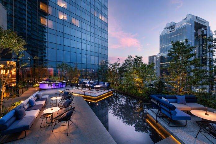 光と緑に包まれる屋外テラスに、夏を楽しむクラフトビアガーデンがオープン「DENKYUクラフトビアガーデン」を初開催のメイン画像