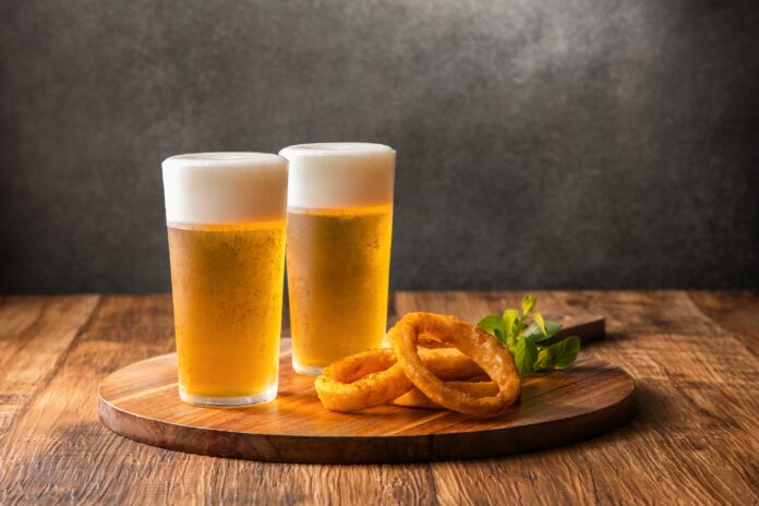 【神戸メリケンパークオリエンタルホテル】～秋空の下、神戸港から海を望むオープンテラスで乾杯～　“ALL FLAGS オクトーバーフェスト”を初開催のメイン画像