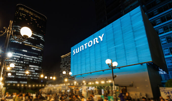 50年を超える老舗「サントリービル屋上ビアガーデン」2026年度は4月24日オープン！都会のオアシスで楽しむBBQがおすすめ！のメイン画像